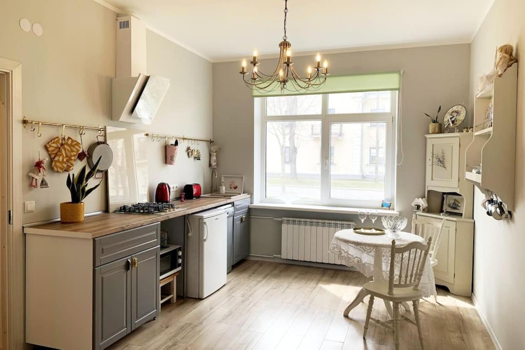Cozy Apartment In A Historical Town Sillamae Bagian luar foto